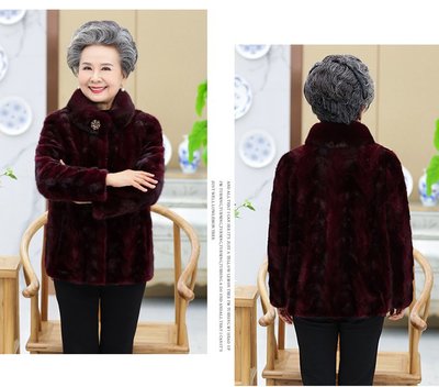 岁月华裳 冬日暖意中的银发风华